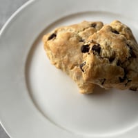 【冷凍便】感動するほど美味しいチョコチップスコーン（6個入り）
