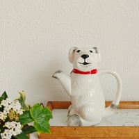 赤い首輪を付けた、わんこティーポット