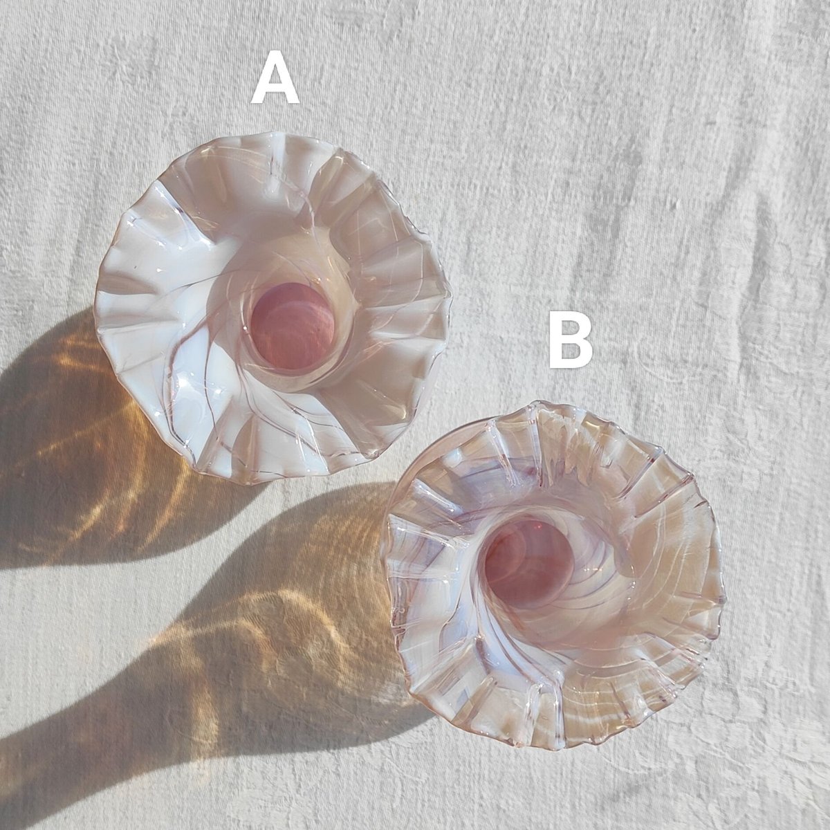 淡いピンクのフリルのガラスの花瓶 | Tabino Okurimono