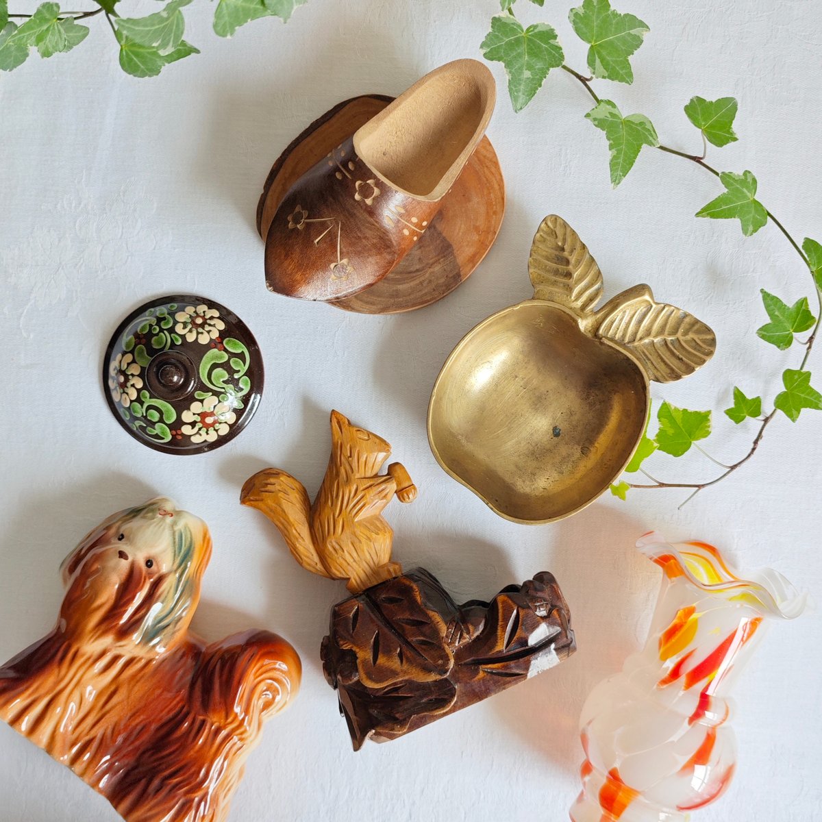 お花柄の木彫りのくつ | Tabino Okurimono