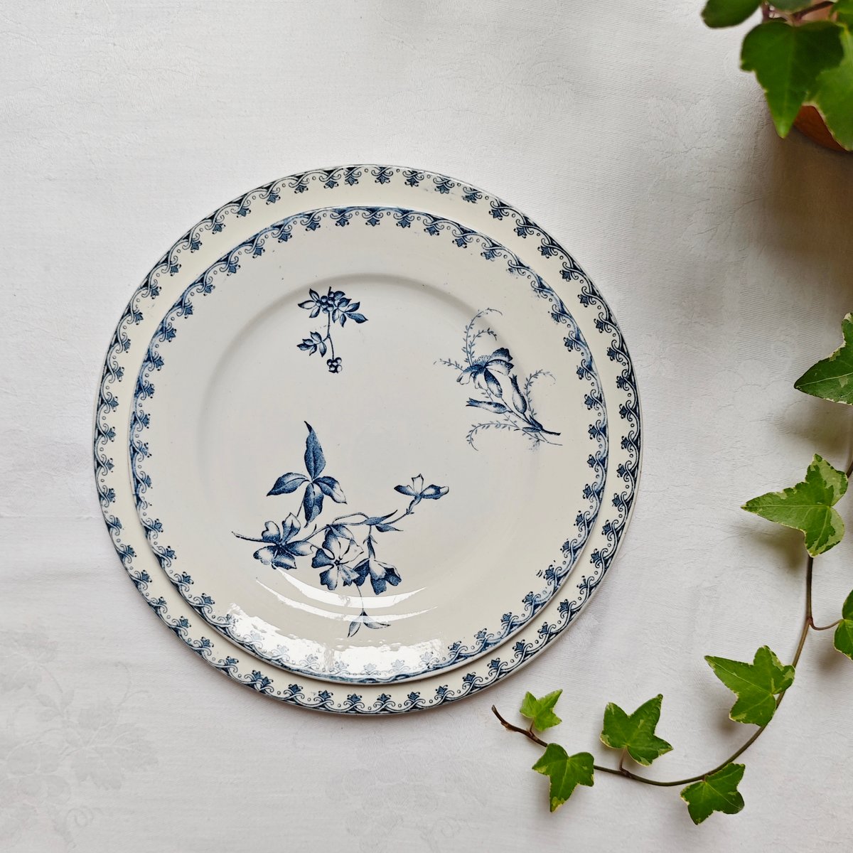 ⭐️38cm青い花　グランドプレート ブルーの上品な花模様プレート | Tabino Okurimono