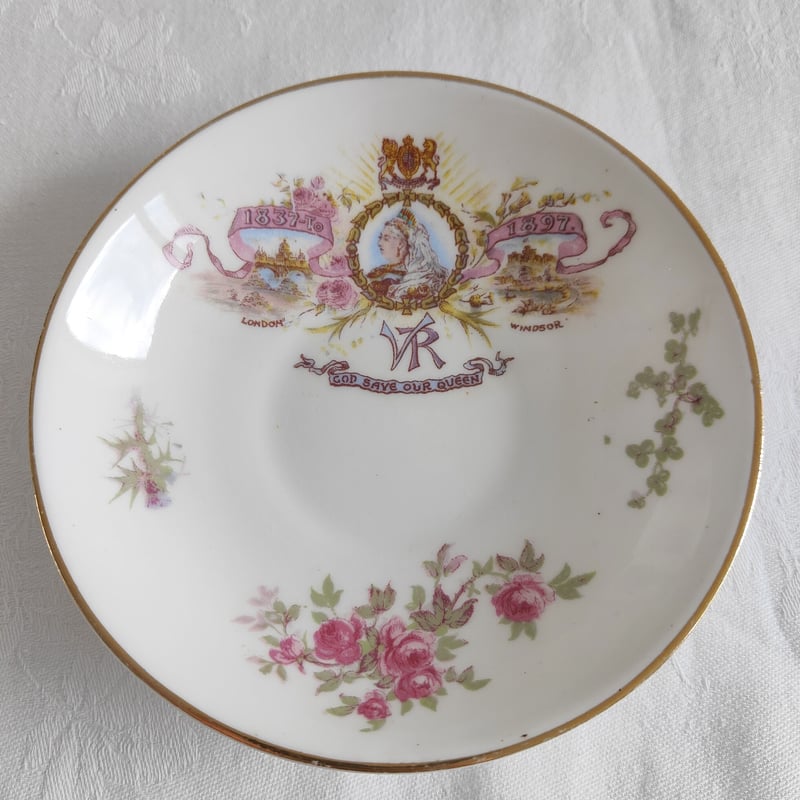 ヴィクトリア女王記念品カップ＆ソーサー 1897年【訳あり