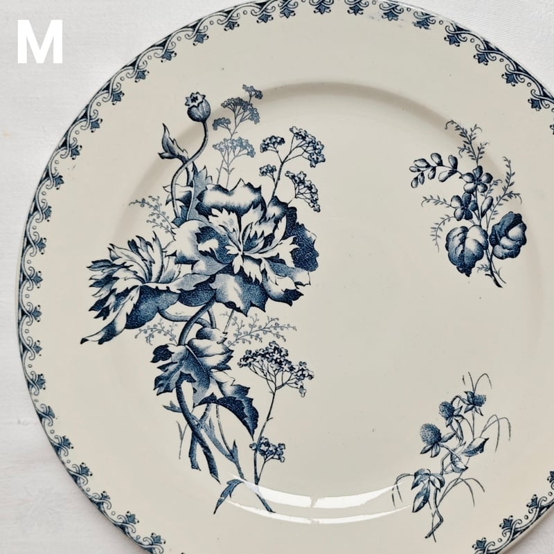 ブルーの上品な花模様プレート | Tabino Okurimono