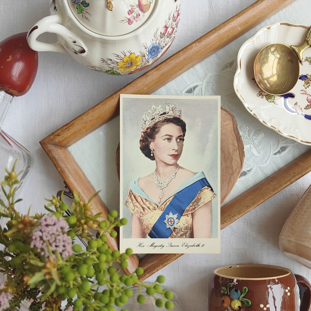 エリザベス女王の肖像画ポストカード | Tabino Okurimono