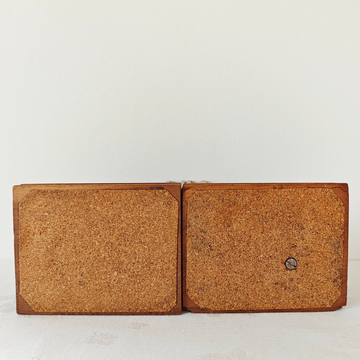 本の形のブックスタンド | Tabino Okurimono