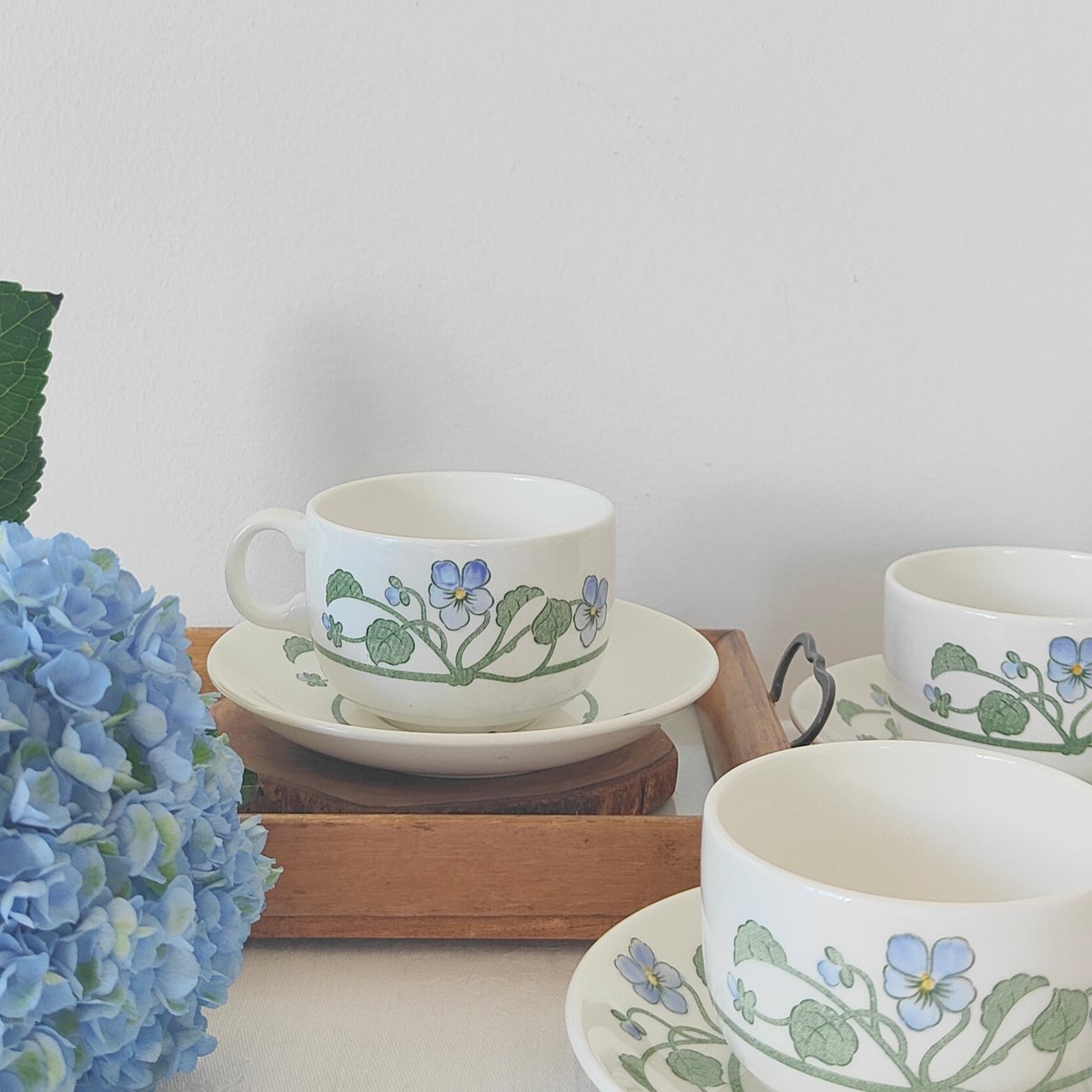 優しいビオラのカップ＆ソーサー | Tabino Okurimono