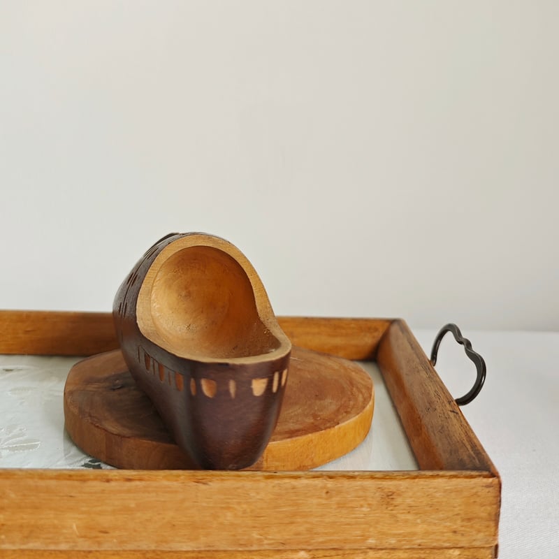 お花柄の木彫りのくつ | Tabino Okurimono