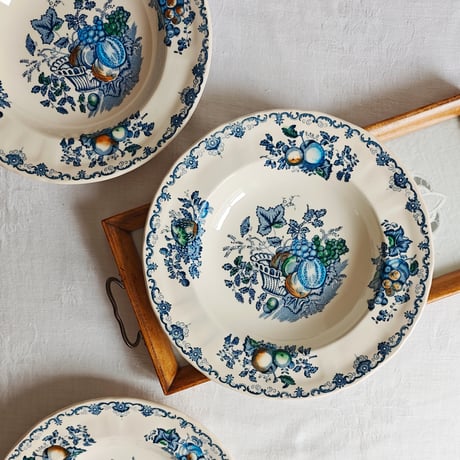 新品 英国製 ..AXMINSTER古典ディナープレート 新品 英国製 ROYALDOULTON..AXMINSTER古典ディナープレート