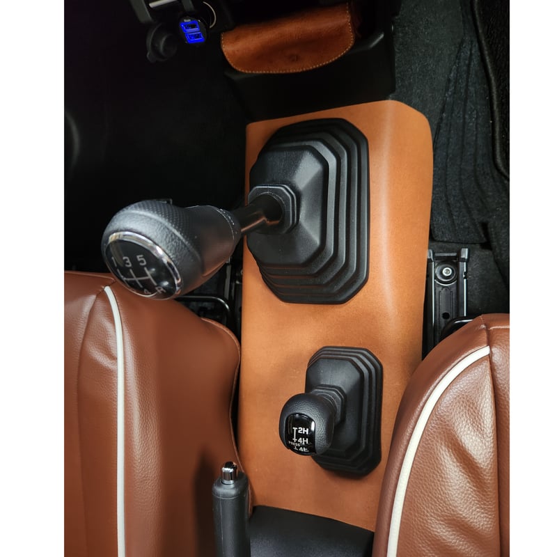 新型ジムニーセンターコンソールカバーMT用【床革製】 | QUZURI