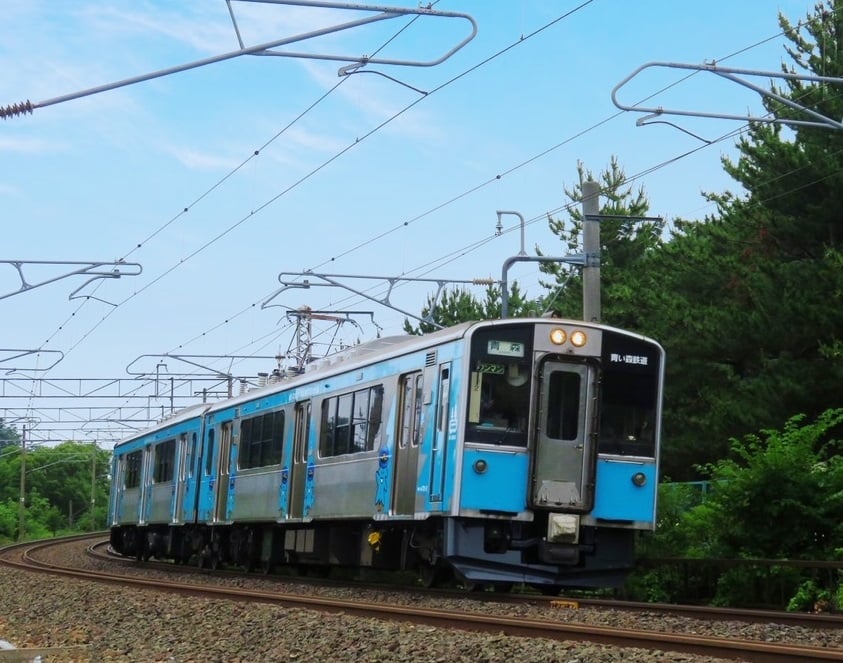 青い森701系新ラッピングデザイン車両デビュー記念乗車券」2種類を発売