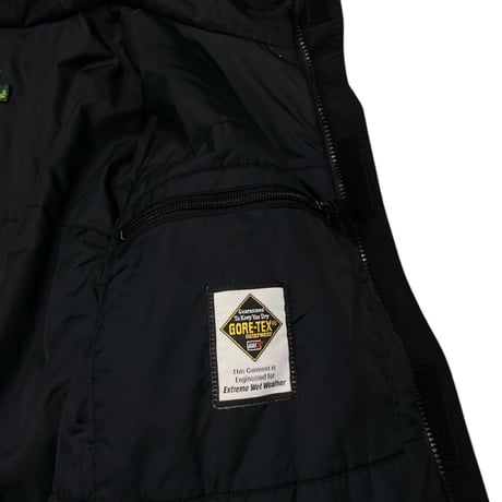 2000's "Cabela's" GORE-TEX Nylon shell padding jacket