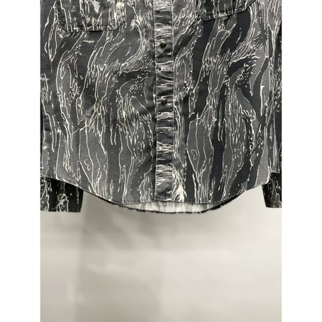 1990's Realtree camouflage long sleeve shirt