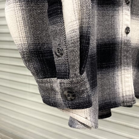 Late-1980's "Liz wear" L/S Ombre patterned wool shirt