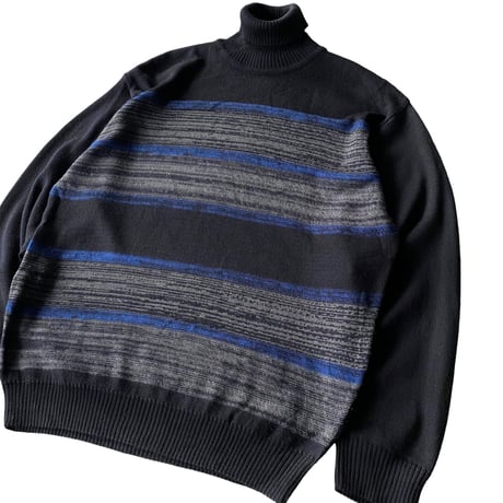 1990's-2000's ITALY made turtle necked knit sweater