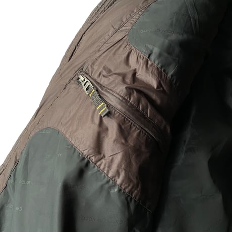 2000's "GAP" Embroidery design Down jacket