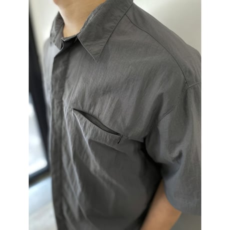 2000’s nylon zip pocket shirt