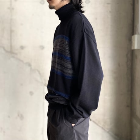 1990's-2000's ITALY made turtle necked knit sweater