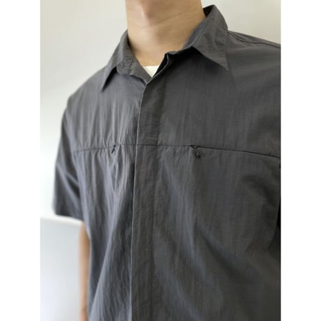 2000’s nylon zip pocket shirt