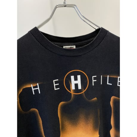 1990's "HOOTERS" printed Tee