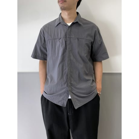 2000’s nylon zip pocket shirt