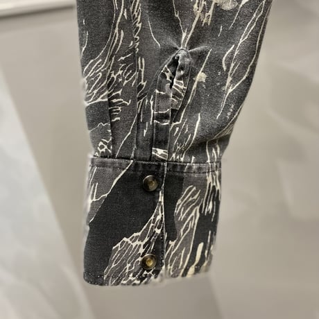 1990's Realtree camouflage long sleeve shirt