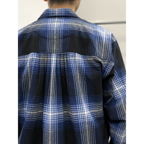 1980's "Liz wear"  Open collar plaid shirt