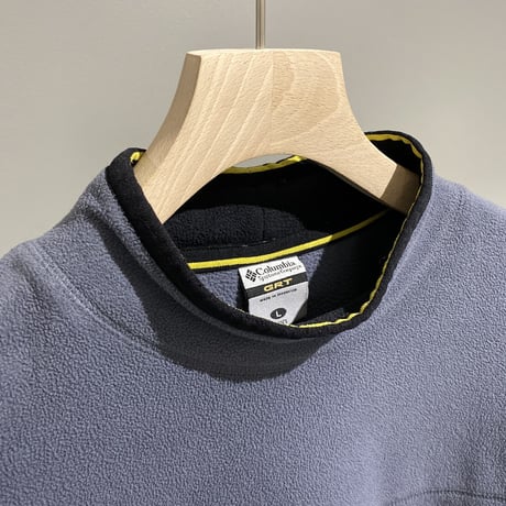 2000's "Columbia GRT" Arm pocket design pullover fleece shirt