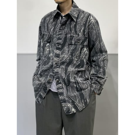 1990's Realtree camouflage long sleeve shirt