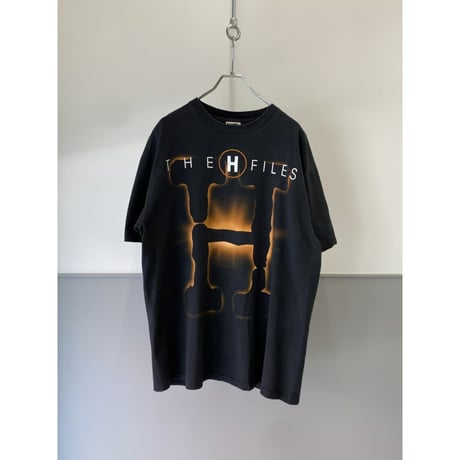1990's "HOOTERS" printed Tee