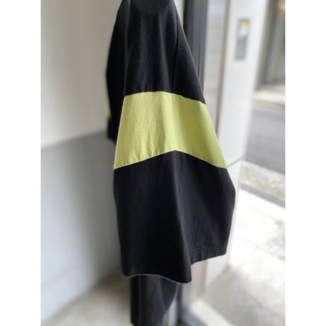 1990's Black × Yellow two-tone color Tee