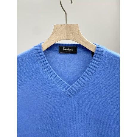 "Neiman Marcus" Cashmere knit sweater