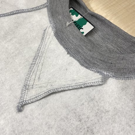 (DEAD STOCK) 1990's Front-V Raglan Sleeve Sweat Shirt