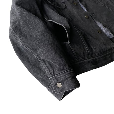 2000's Black denim trucker jacket with blanket liner