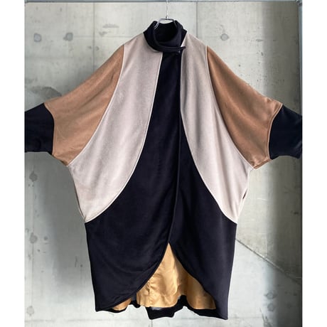 1970's Dolman sleeve design big silhouette coat