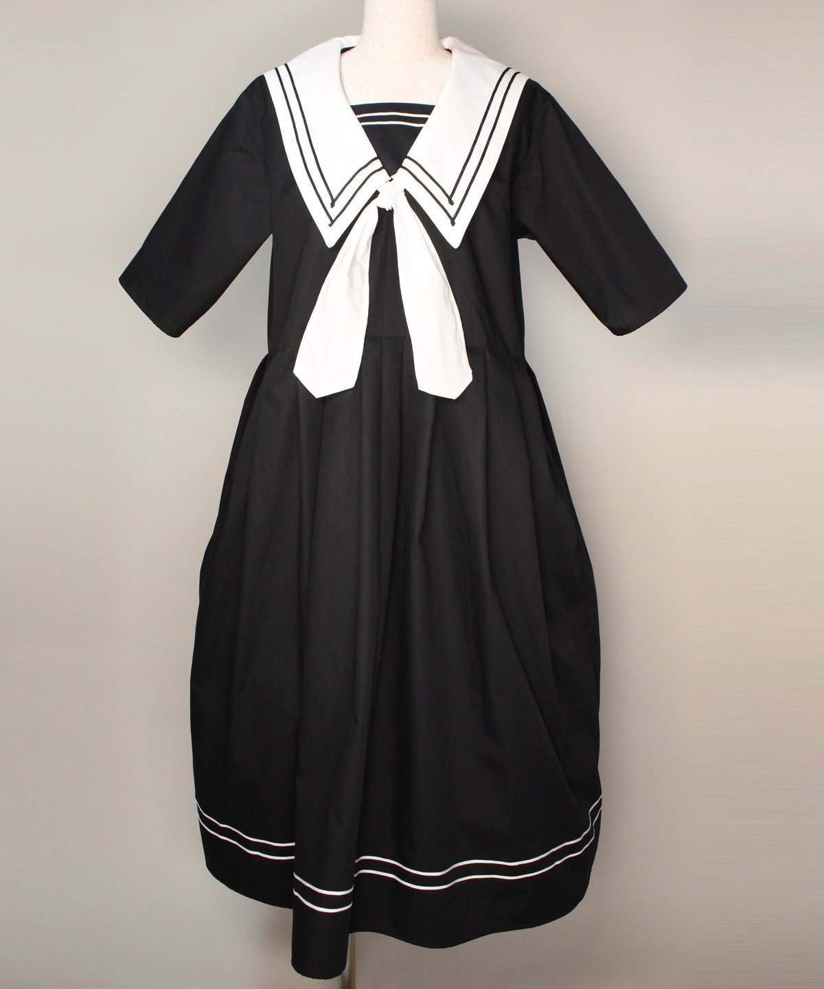 受注】ピアノの発表会ワンピース ブラック | HERHUM
