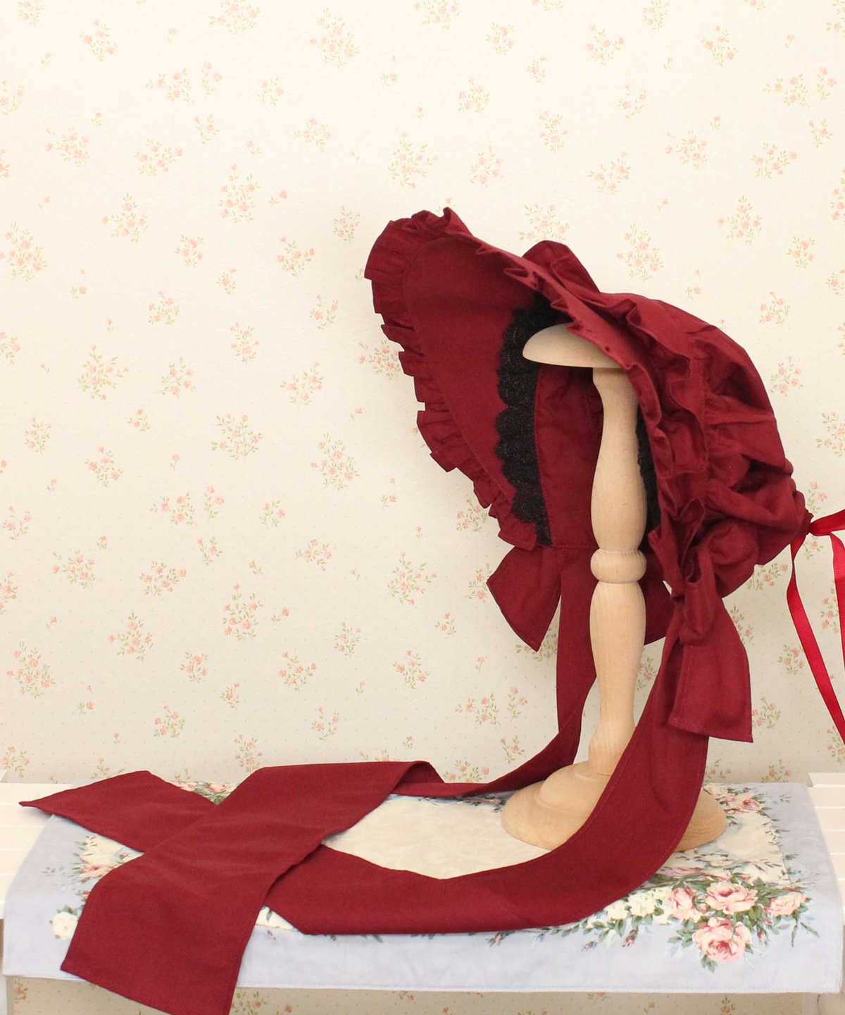 おりぼんちゃんフルボンネット ワイン×ブラック | HERHUM