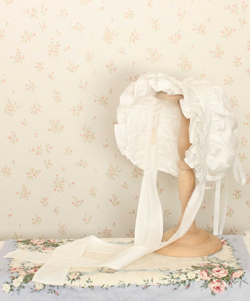 後リボンフルボンネットGoth edition ホワイト | HERHUM