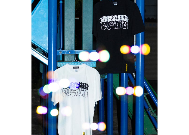 yosumi Tシャツ Lサイズ 予約商品】yosumi Tshirt 2024 (White/Black)【M/L/XL/X