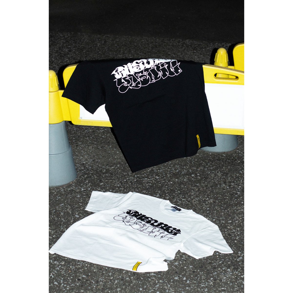 予約商品】yosumi Tshirt 2024 (White/Black)【M/L/XL/X