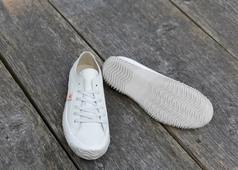 SPINGLE SP-110 Ivory | THE SHOES STOCK