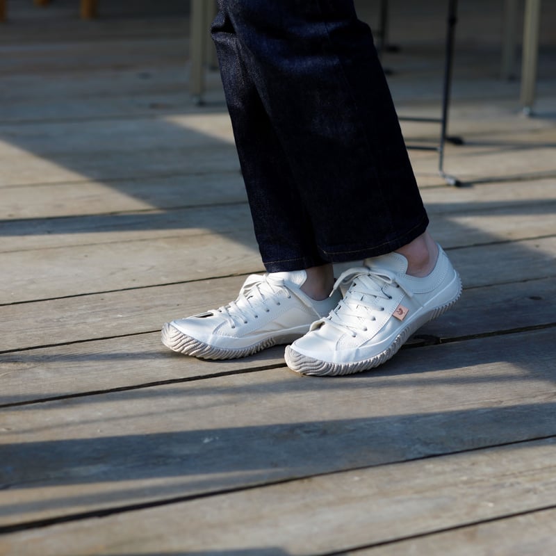 SPINGLE SP-110 Ivory | THE SHOES STOCK