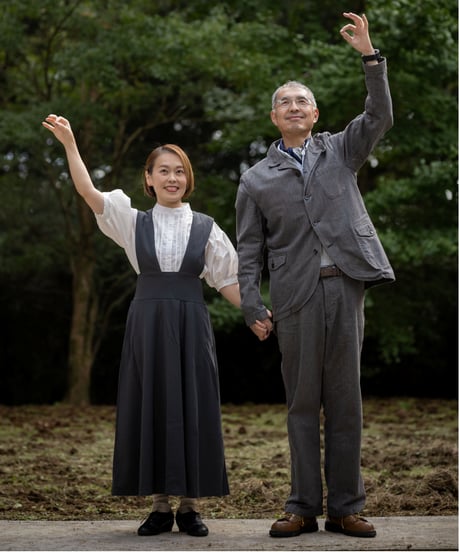名建築と名作椅子でアニバーサリー撮影会「還暦、結婚記念日、家族写真等」