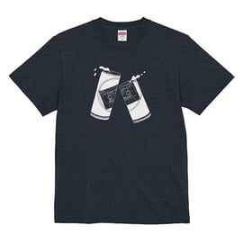 EMPiRE Tシャツとカセットテープ EMPiRE Tシャツとカセットテープ