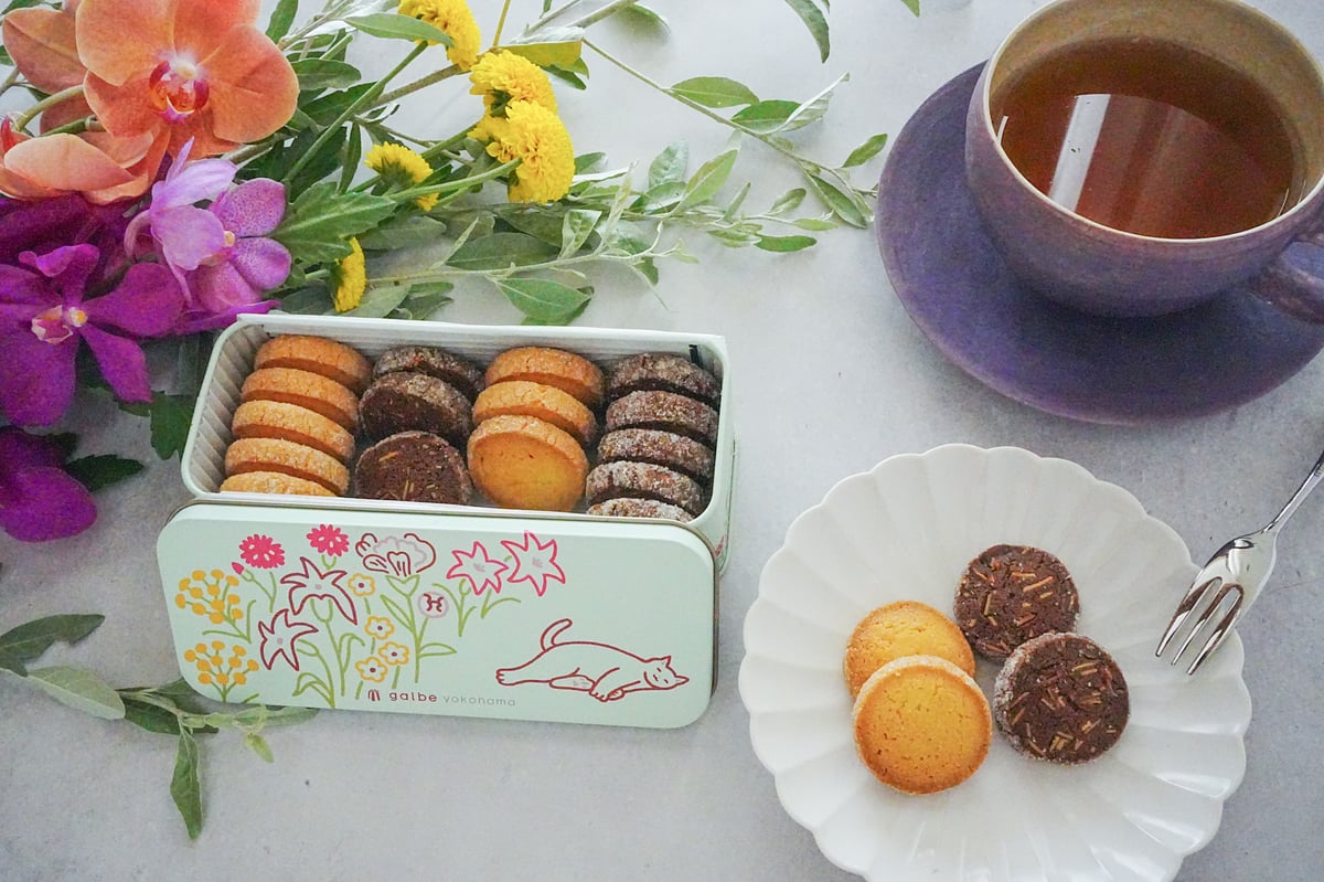 あやniwo（プロフ必読ください）　カヌレ　クッキー 期間限定！猫のうたたね クッキー缶 【お取り寄せ】 | カヌレと焼き