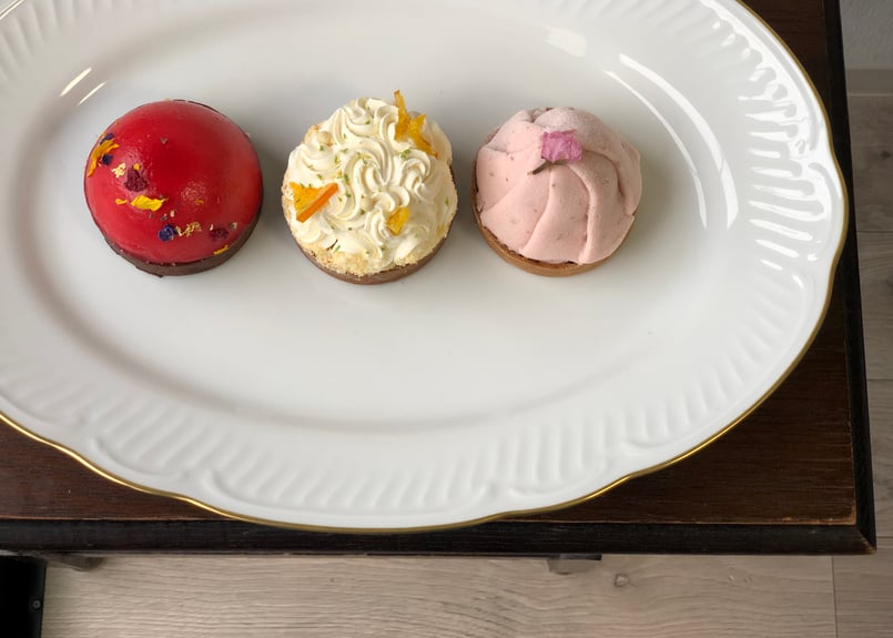 アウトレットスイーツ☆2種のチーズタルト食べ比べセット✨️プレーン&ジャム入り アウトレットスイーツ☆2種のチーズタルト食べ比べセット