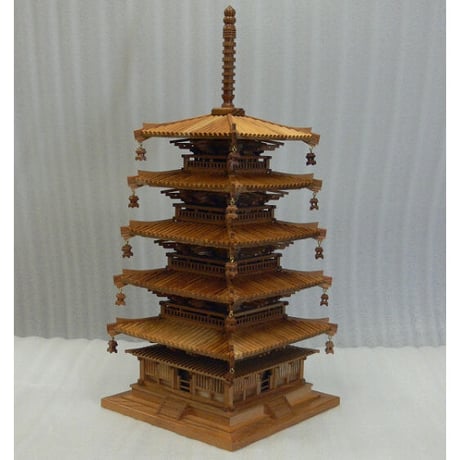 鉄刀木(たがやさん)材 五重塔☆総高さ 約82cm 彫刻
