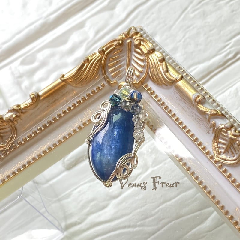 カリビアンブルー・カルサイトとターコイズ のワイヤージュエリー カリビアンブルー・カルサイトとターコイズ のワイヤージュエリー