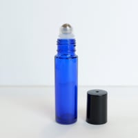 ロールオンガラスボトル　黒キャップ青色遮光瓶10ml