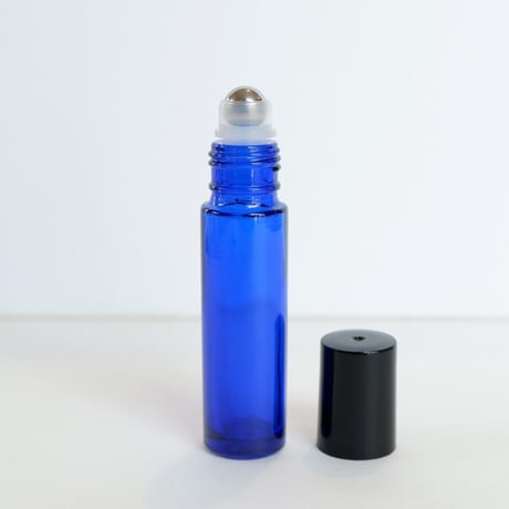 ロールオンガラスボトル　黒キャップ青色遮光瓶10ml