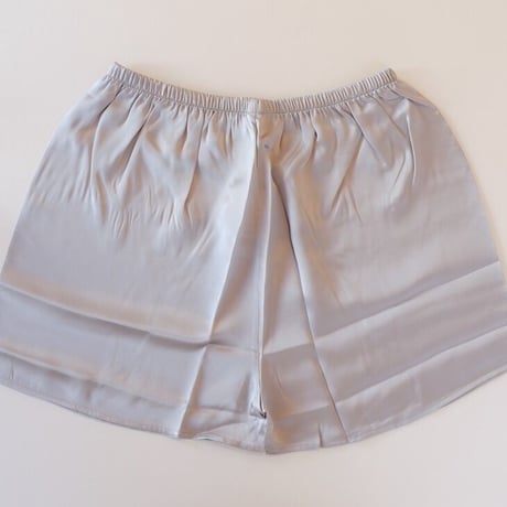 シルク100％　ゆったりショートパンツ　レディース・婦人用